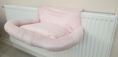 Miapet - Miapet Kalorifer Üstü Askılı Lüks Yastıklı Kedi Yatağı 47x35 cm Toz Pembe